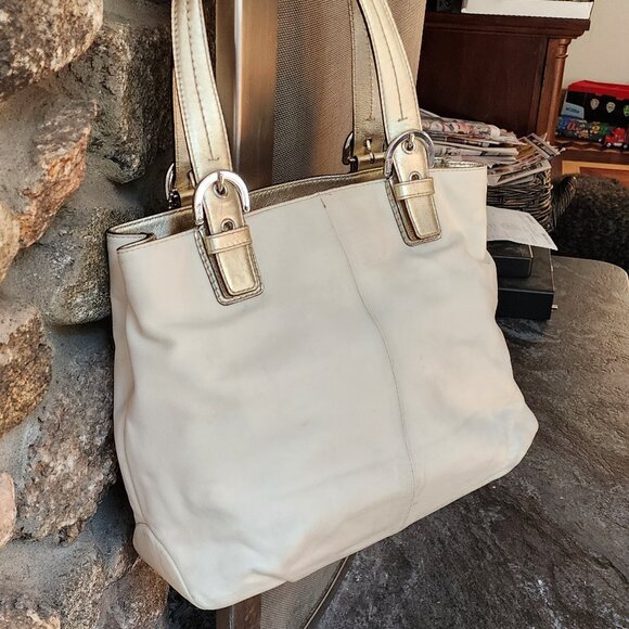 COACH J1175-F17216 Soho Cream/Gold Leather Shoulder Bag - Picture 10 of 16